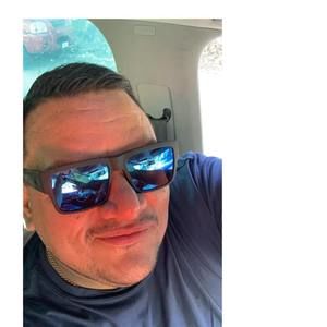 Meet your Posher, Carlos